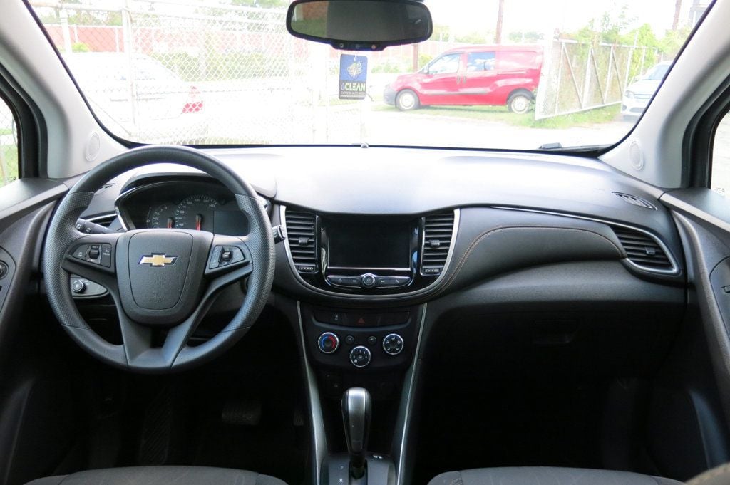 2020 Chevrolet Trax LT photo 17