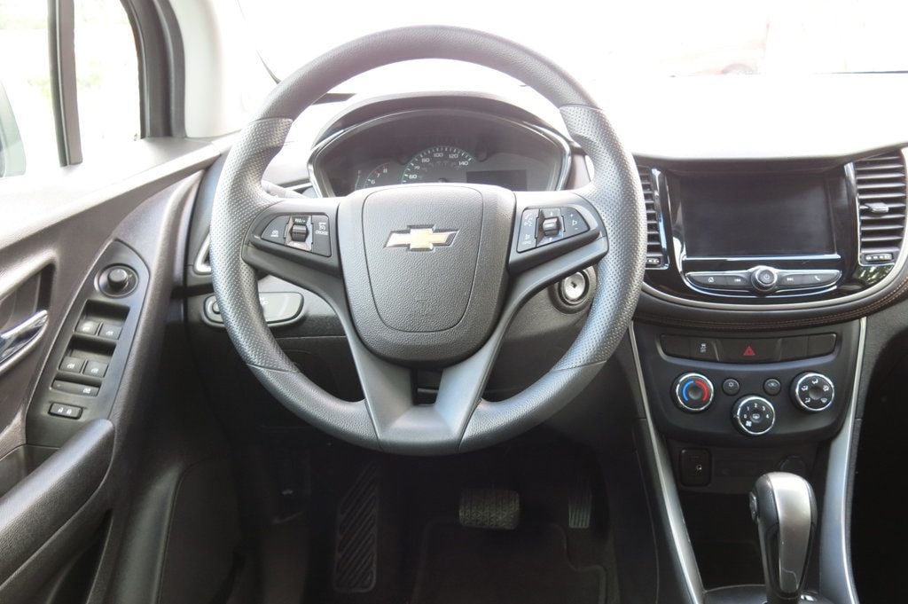 2020 Chevrolet Trax LT photo 18