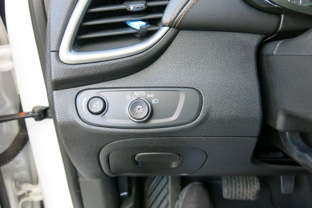 2020 Chevrolet Trax FWD 4dr LT - 22906616 - 22