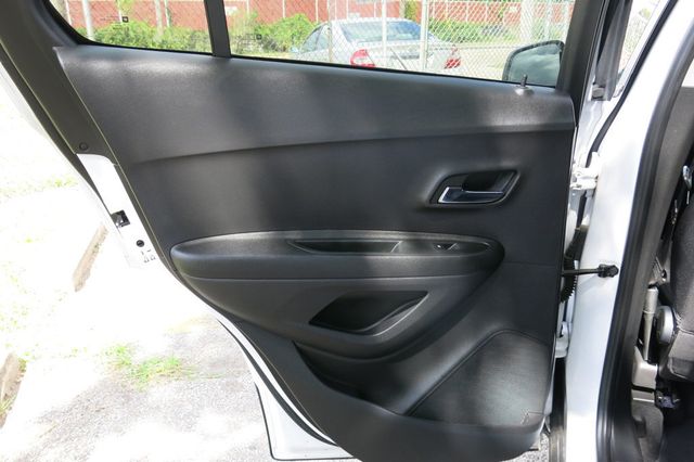 2020 Chevrolet Trax FWD 4dr LT - 22906616 - 48