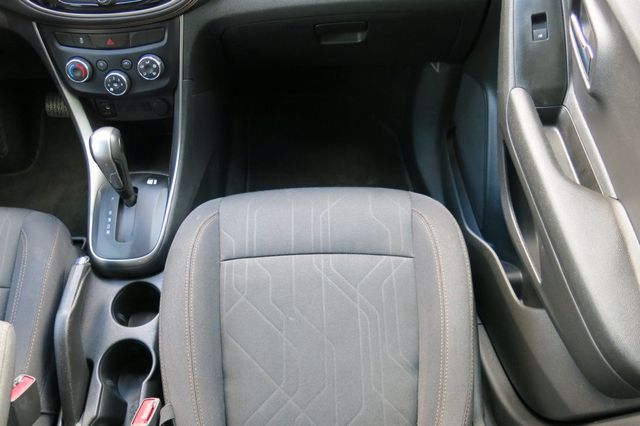 2020 Chevrolet Trax FWD 4dr LT - 22906616 - 55