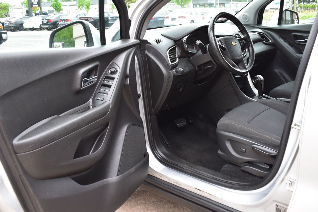 2020 Chevrolet Trax FWD 4dr LT - 23019866 - 14