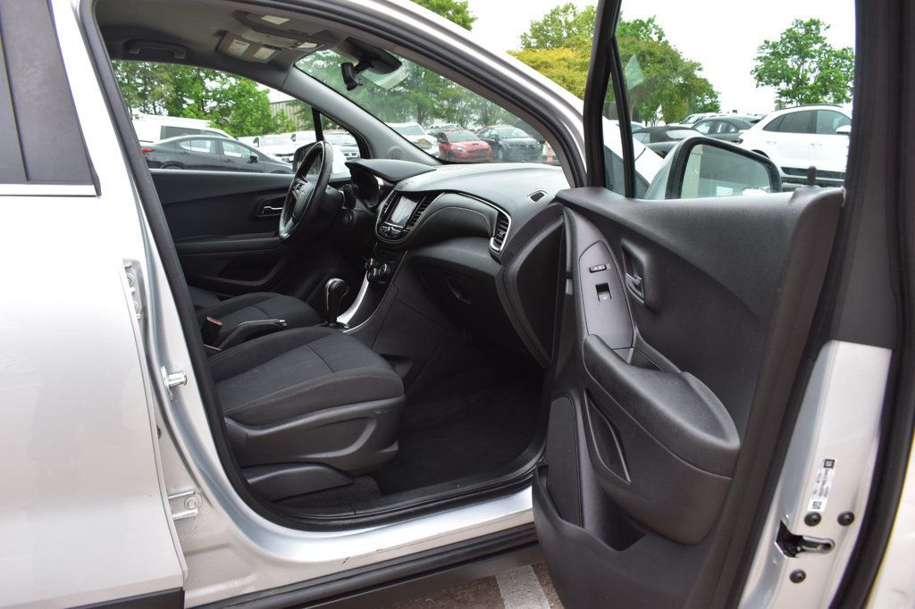 2020 Chevrolet Trax FWD 4dr LT - 23019866 - 17