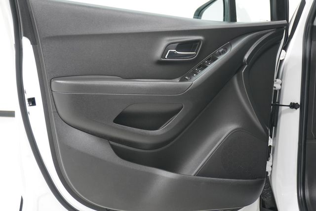 2020 Chevrolet Trax FWD 4dr LT - 22942242 - 11