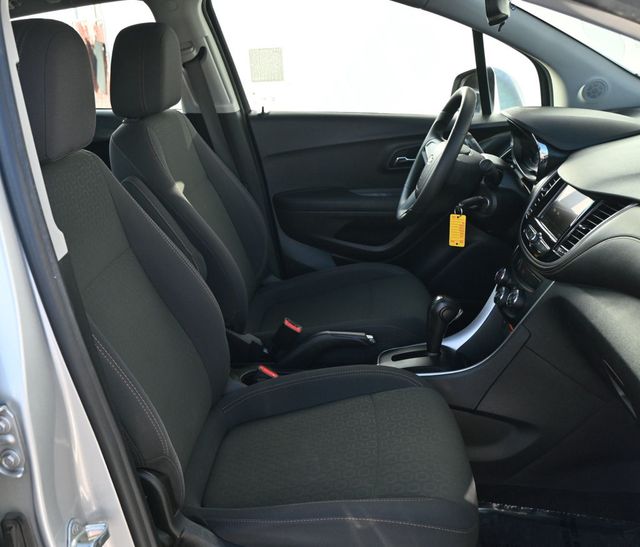 2020 Chevrolet Trax LS - 22941712 - 13