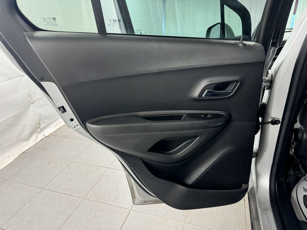 2020 Chevrolet Trax LS - 22957257 - 12