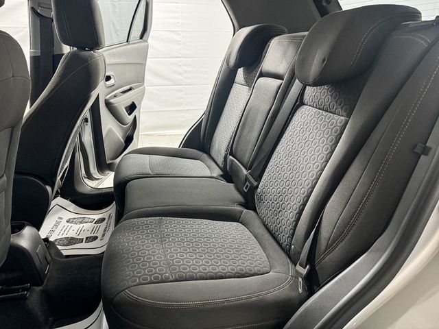 2020 Chevrolet Trax LS - 22957257 - 7