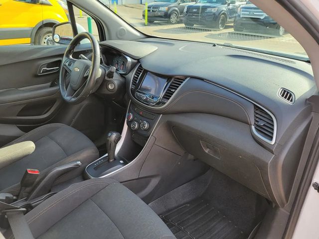 2020 Chevrolet Trax LS Sport Utility 4D - 23041926 - 9