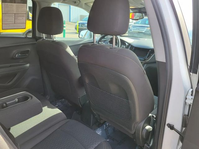 2020 Chevrolet Trax LS Sport Utility 4D - 23041926 - 18
