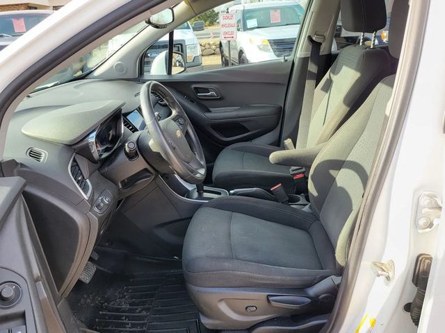 2020 Chevrolet Trax LS Sport Utility 4D - 23041926 - 1