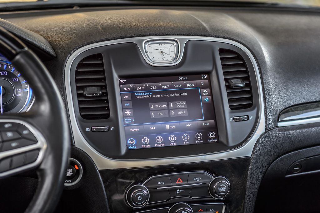 2020 Chrysler 300 300 LIMITED AWD - NAV - BACKUP CAM - BLUETOOTH  - 22990634 - 30