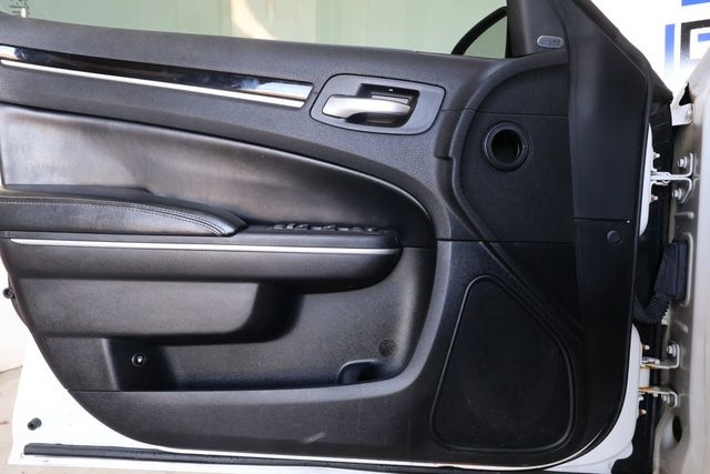 2020 Chrysler 300 300 S, 5.7L V8, SPOILER, 20" BLACKOUT WHEELS, ALPINE SOUND, BT!! - 22935445 - 11