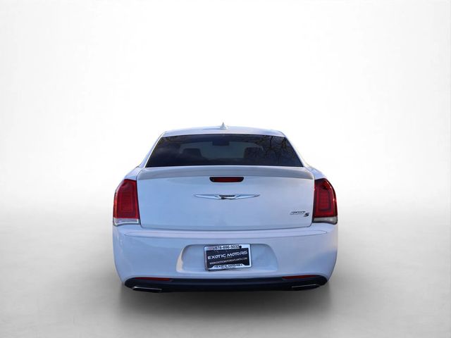 2020 Chrysler 300 300 S, 5.7L V8, SPOILER, 20" BLACKOUT WHEELS, ALPINE SOUND, BT!! - 22935445 - 3