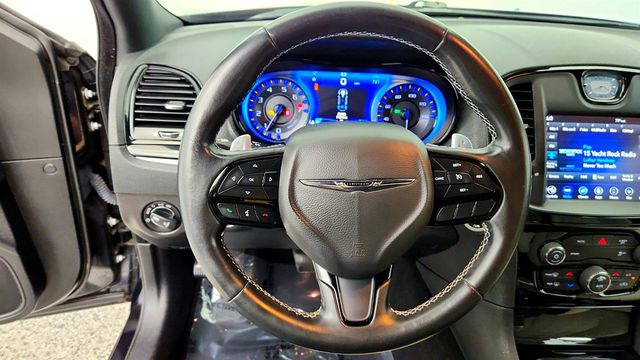 2020 Chrysler 300 300S AWD - 23043978 - 12