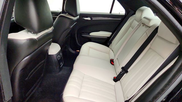 2020 Chrysler 300 300S AWD - 23043978 - 21