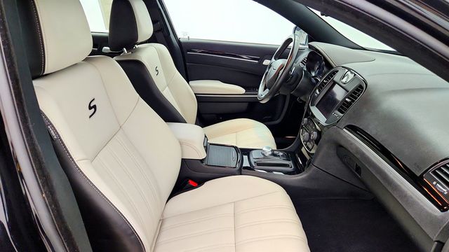 2020 Chrysler 300 300S AWD - 23043978 - 24
