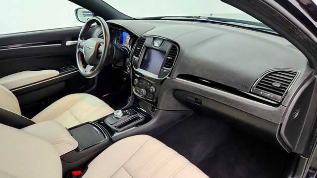 2020 Chrysler 300 300S AWD - 23043978 - 25