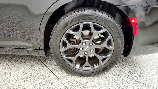 2020 Chrysler 300 300S AWD w/ Navigation - 23043978 - 8