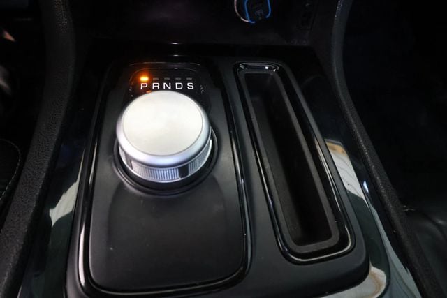 2020 Chrysler 300 300S RWD - 22935445 - 23