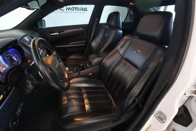 2020 Chrysler 300 300S RWD - 22935445 - 31