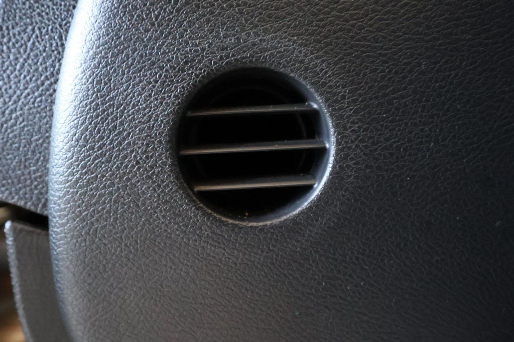 2020 Chrysler 300 300S RWD - 22935445 - 49