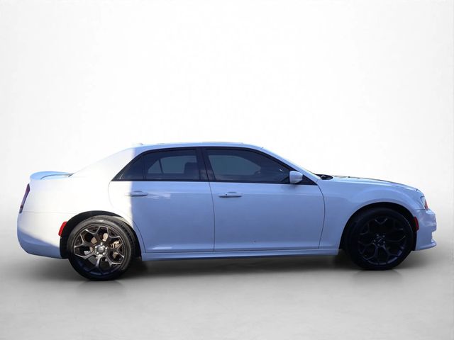 2020 Chrysler 300 300S RWD - 22935445 - 5