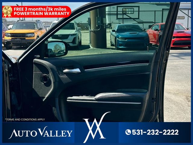 2020 Chrysler 300 300S Sedan 4D - 23006016 - 16