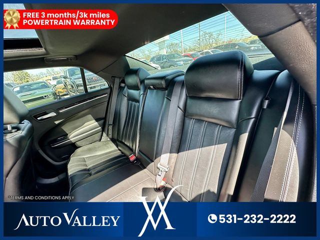 2020 Chrysler 300 300S Sedan 4D - 23006016 - 22