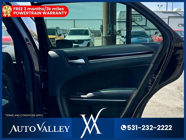 2020 Chrysler 300 300S Sedan 4D - 23006016 - 24