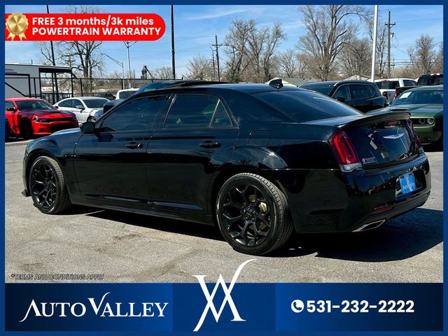 2020 Chrysler 300 300S Sedan 4D - 23006016 - 4