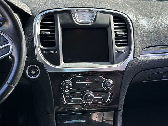 2020 Chrysler 300 Limited RWD - 22947110 - 15