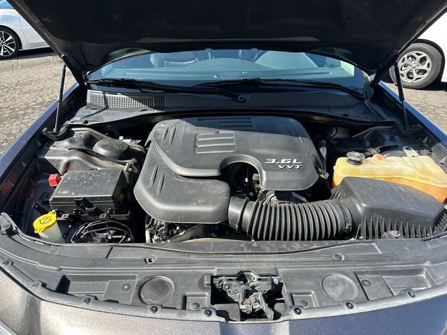 2020 Chrysler 300 Limited RWD - 22947110 - 21