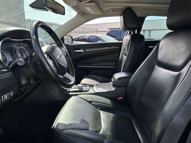 2020 Chrysler 300 Limited RWD - 22954008 - 12