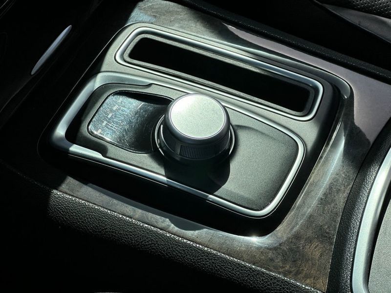 2020 Chrysler 300 Limited RWD - 22954008 - 18