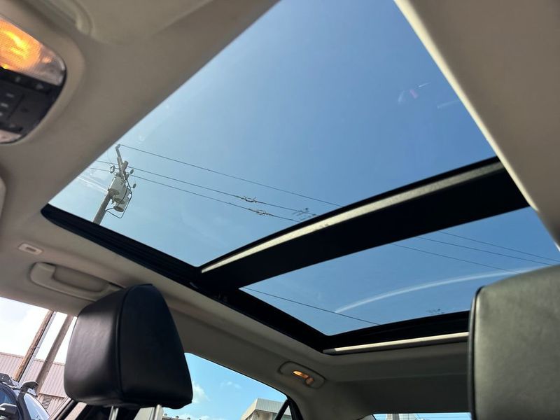 2020 Chrysler 300 Limited RWD - 22954008 - 19