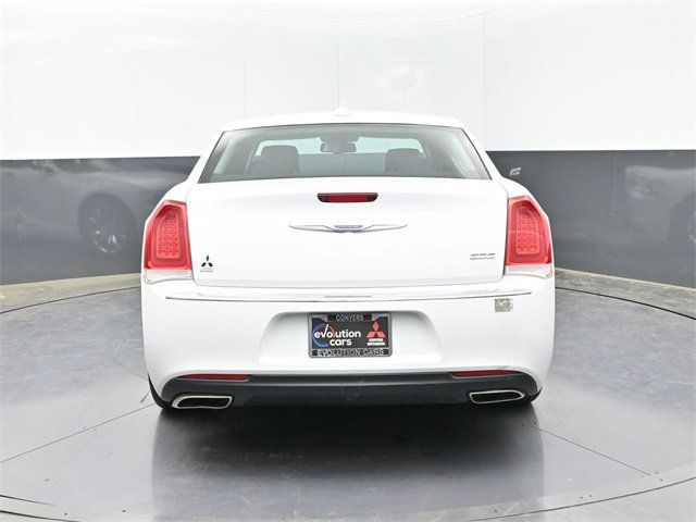 2020 Chrysler 300 Limited RWD - 22815594 - 17