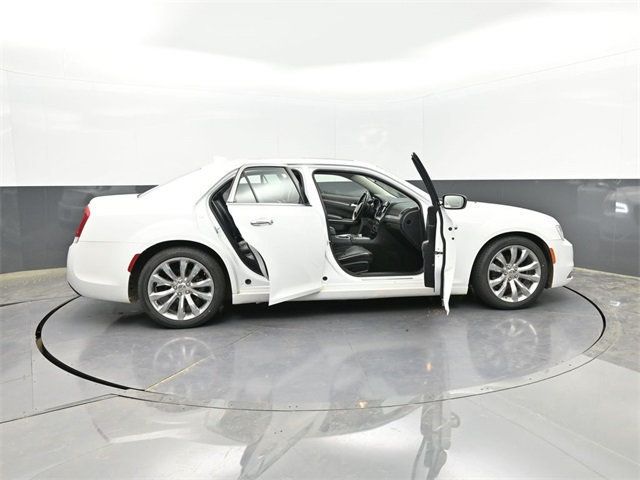 2020 Chrysler 300 Limited RWD - 22815594 - 23