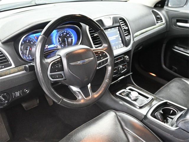2020 Chrysler 300 Limited photo 4