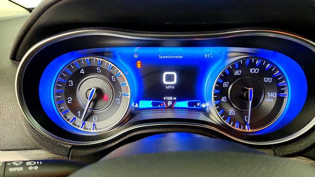 2020 Chrysler 300 Touring RWD w/ Sport Appearance Package - 23082806 - 14