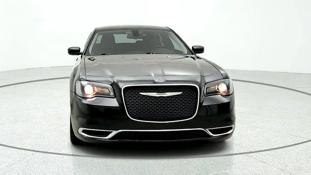 2020 Chrysler 300 Touring RWD w/ Sport Appearance Package - 23082806 - 1