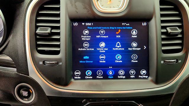 2020 Chrysler 300 Touring RWD w/ Sport Appearance Package - 23082806 - 19