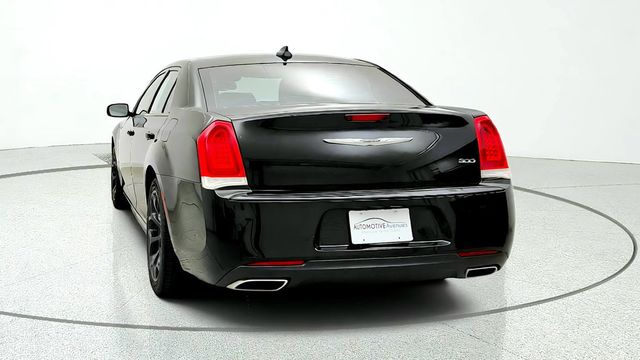 2020 Chrysler 300 Touring RWD w/ Sport Appearance Package - 23082806 - 5