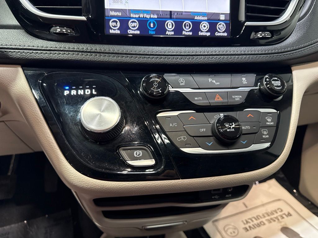 2020 Chrysler Pacifica Limited - 23041194 - 17