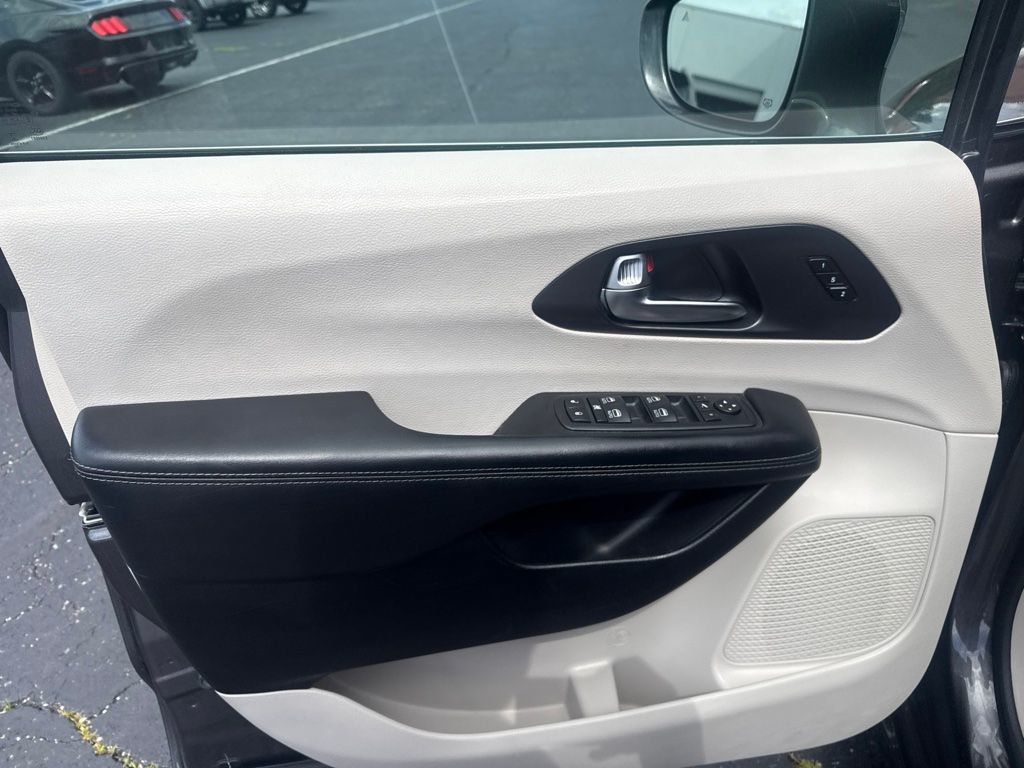 2020 Chrysler Pacifica Limited - 23041194 - 8