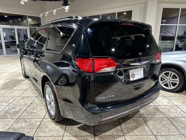 2020 Chrysler Pacifica Limited FWD - 22615419 - 3