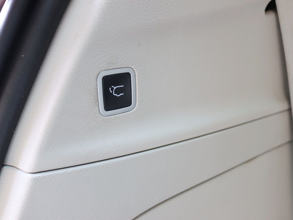 2020 Chrysler Pacifica Limited FWD - 22987517 - 31