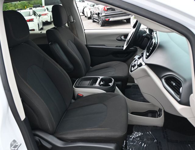 2020 Chrysler Pacifica Touring FWD - 23027684 - 10