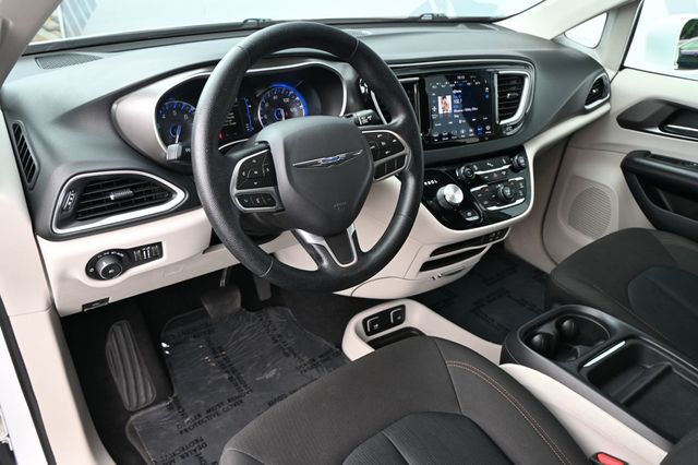 2020 Chrysler Pacifica Touring FWD - 23027684 - 5
