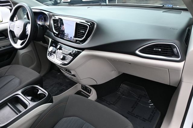2020 Chrysler Pacifica Touring FWD - 23027684 - 6