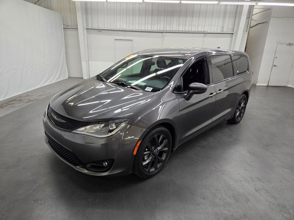 2020 Chrysler Pacifica Touring FWD - 22507986 - 0